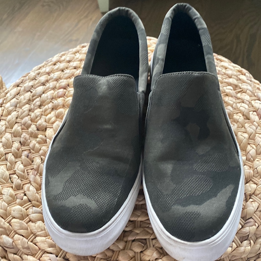 Vince Camino Camo slip on sneakers